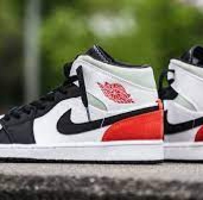 Air Jordan 1 Mid SE “Track Red”