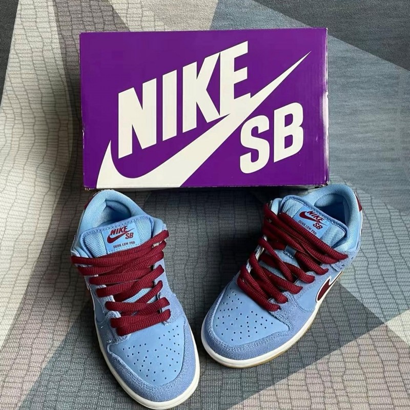 SB Dunk Low “Phillies''